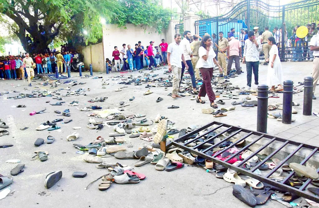 11 fans die in RCB victory celebration stampede