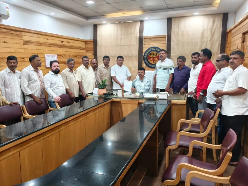 Abolish solid waste tax on laundry professionals