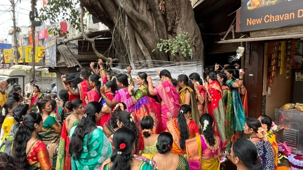 Vat Poornima celebrated with devotion in the city area