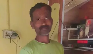 युवकाचा खून करुन मृतदेह अर्धवट पुरला Youth murdered and body half-buried