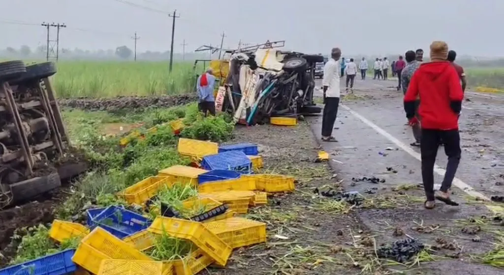 Two killed in truck-pickup vehicle accident