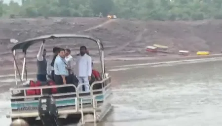 Deputy Chief Minister Shinde's convoy stuck in Bamnoli for an hour