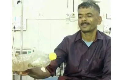 Farmer arrives in Civil Lines with snake