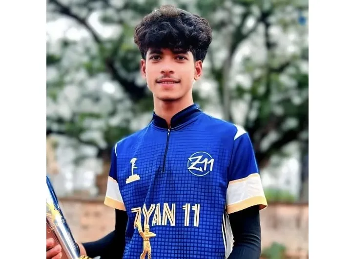 Student stabbed in fight over window seat