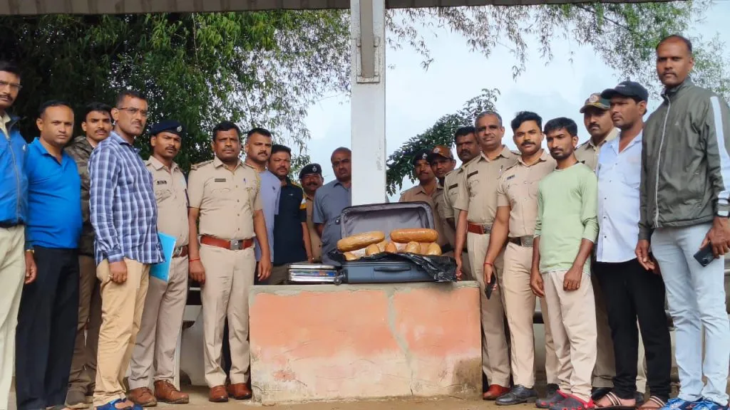 14 kg of ganja seized at Londa railway station