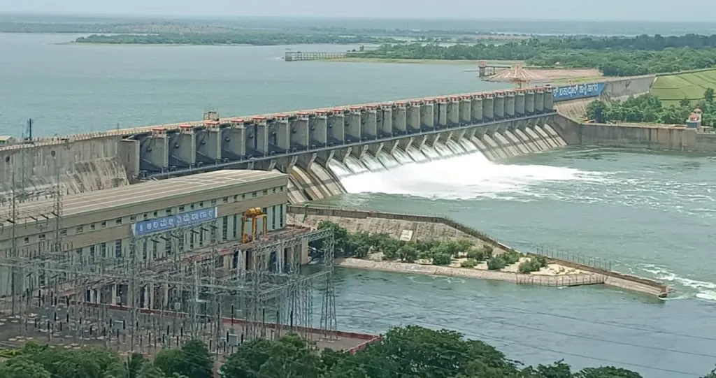 ‘आलमट्टी’तून 70 हजार क्युसेक विसर्ग 70 thousand cusecs discharged from 'Alamatti'