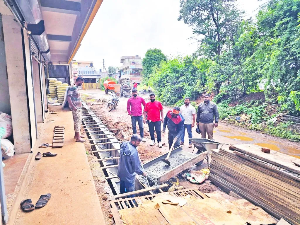 The stalled sewerage work is completed on the initiative of the Gram Panchayat.