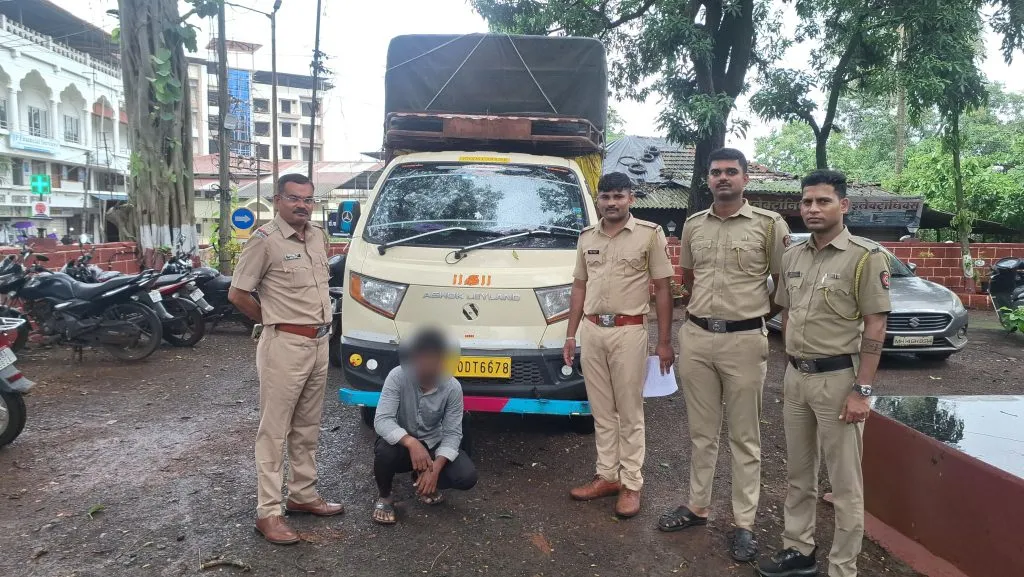 Goods worth ₹4.5 lakh, including gutkha, seized in Khed