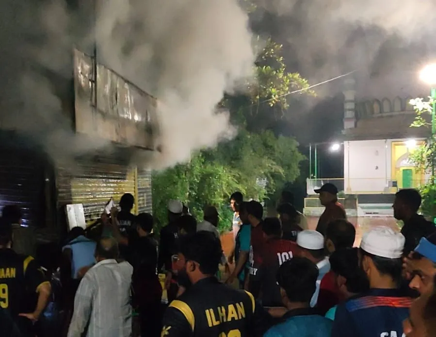 Warehouse gutted in a massive fire in Karad