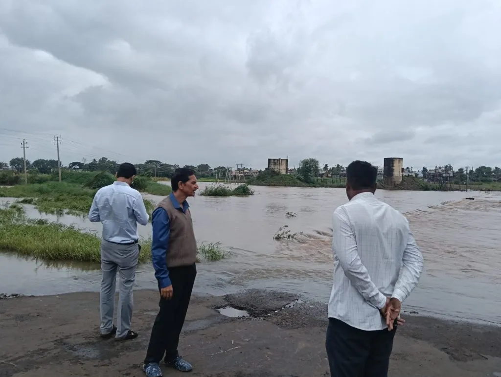 Dudhganga-Vedganga out of the riverbed; dams under water