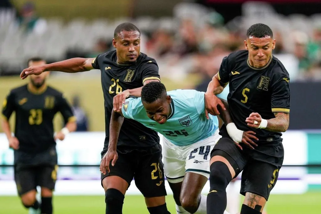 Honduras beats Panama to reach semifinals