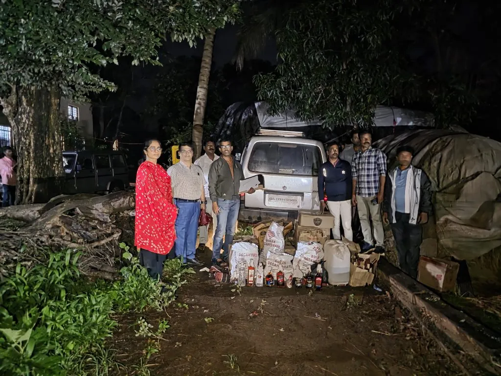 बहाद्दरवाडीत 4 लाखांची गोवा बनावटीची दारू जप्त Goan-made liquor worth Rs 4 lakh seized in Bahadurwadi