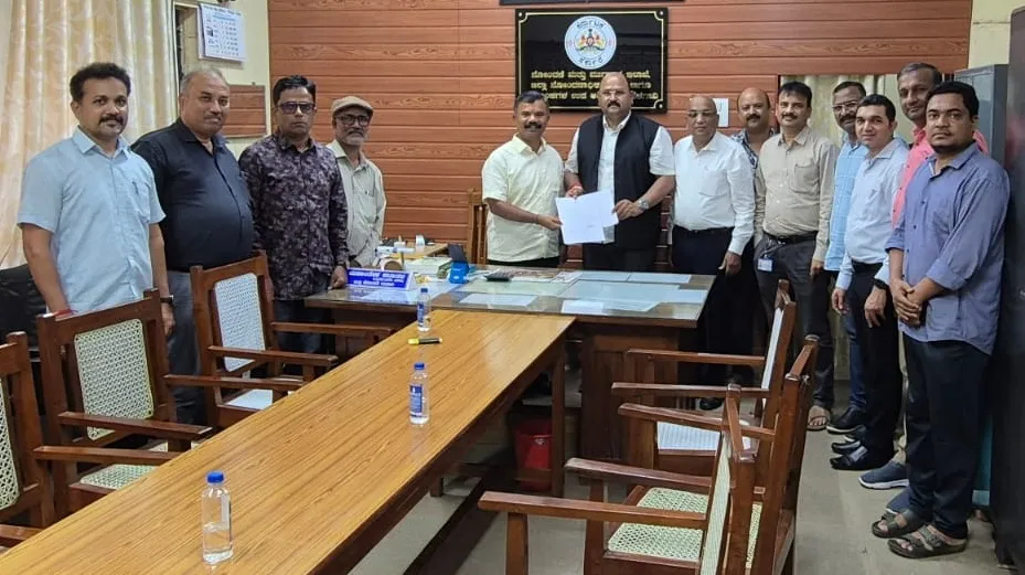 The registration office will remain open even on weekly holidays.