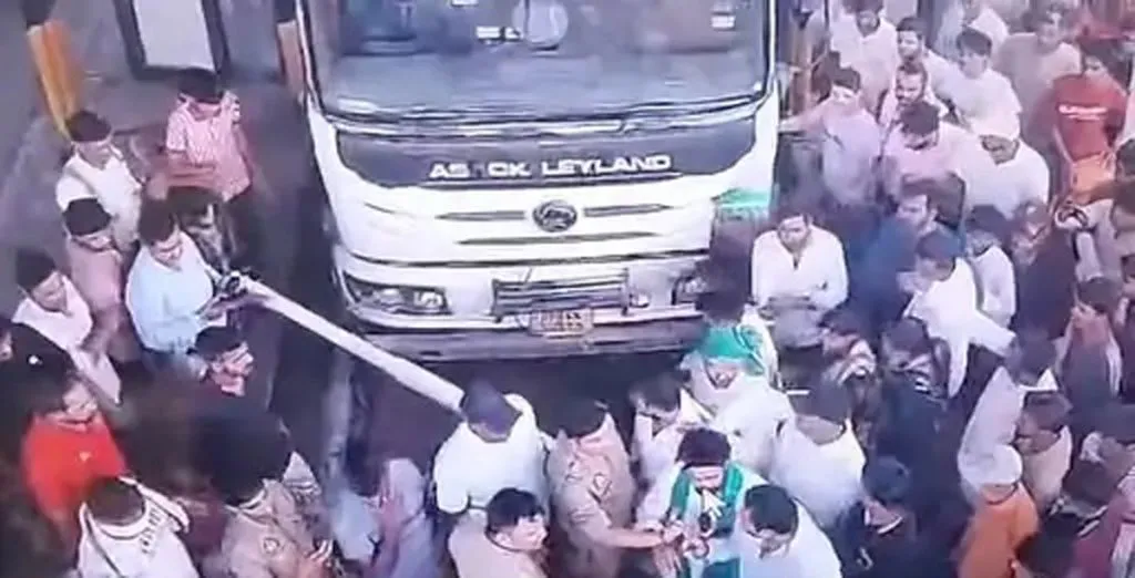 11 people arrested for misbehaving with woman