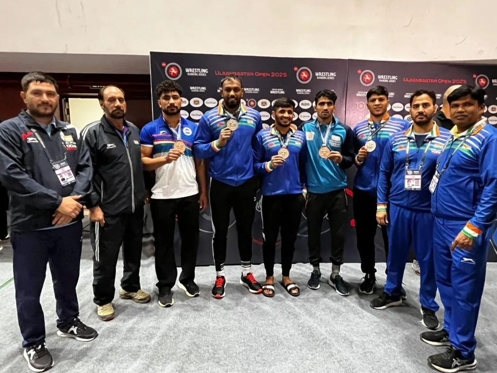 Indian wrestlers win 6 medals including 4 golds