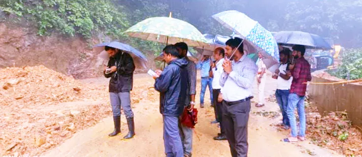 कारवार किनारपट्टीवर धुवाधार पाऊस सुरूच Heavy rain continues on Karwar coast