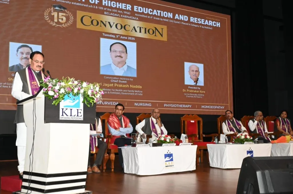 नवोदित डॉक्टरांनी प्राथमिक आरोग्यावर भर द्यावा New doctors should focus on primary health care