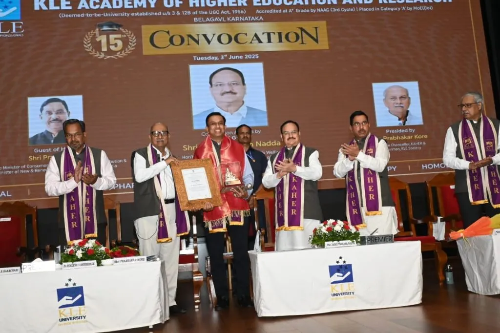 स्वत:शी स्पर्धा करा-निरंतर शिकत रहा : डॉ.शैलेश श्रीखंडे Compete with yourself - keep learning continuously: Dr. Shailesh Shrikhande