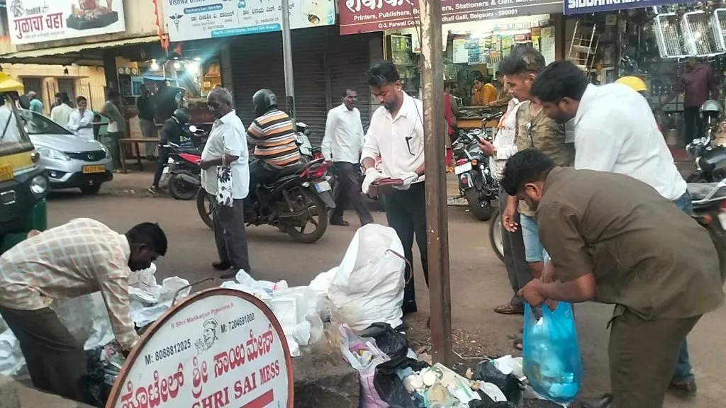 Municipal Corporation takes punitive action against those who throw garbage in the chaotic streets