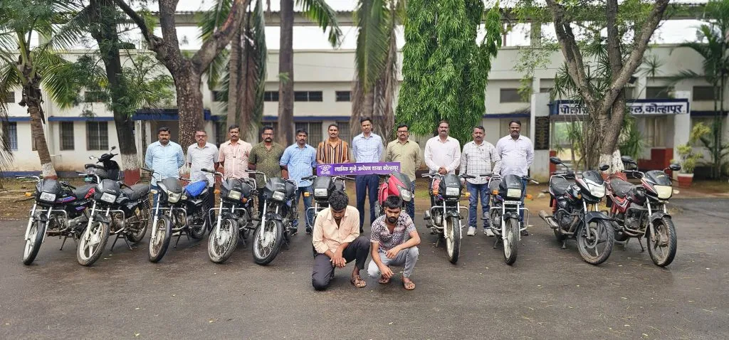 आठ लाखांच्या ११ दुचाकी जप्त 11 two-wheelers worth 8 lakh seized