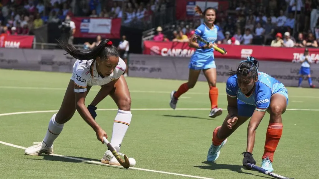 भारतीय महिला हॉकी संघ पराभूत Indian women's hockey team defeated