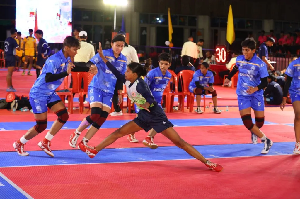 Winning start for both Maharashtra teams