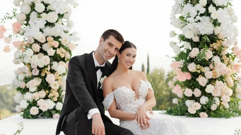 Actress Lauren Gottlieb married