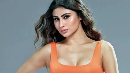 ‘है जवानी तो इश्क होना है’मध्ये मौनी रॉय Mouni Roy in Hai Jawani To Ishq Hona Hai