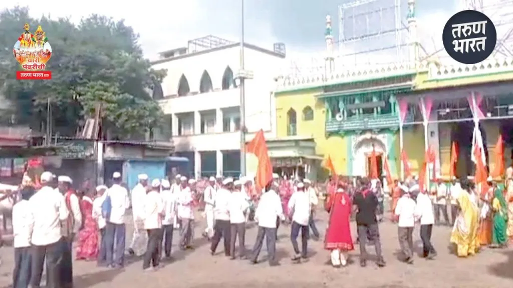 vision of social unity, chanting of Vithunama in front of Miraj Dargah