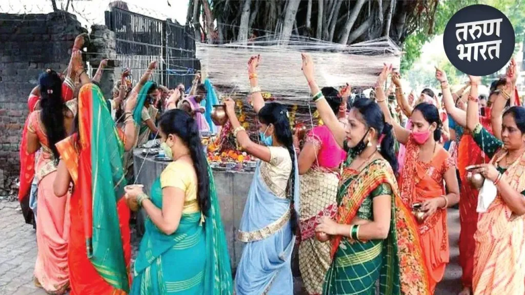 Vat Purnima 2025: भावनेशी पर्यावरणाची गुंफण करणारा सण, श्रद्धेची गाठ बांधणारी वटपौर्णिमा.. Vatpournima just religious ritual tradition re-introduces relationships