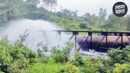 direct pipeline leaking at various places crores liters water wasted