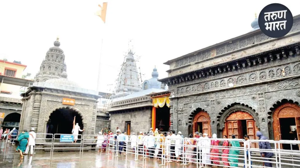Devotees temple for darshan Sant Tukaram Maharaj Sansthan
