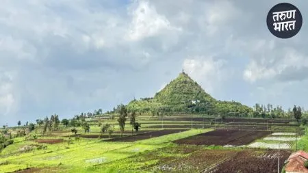 Devotees tourists traveling Jyotiba-Panala break area some time