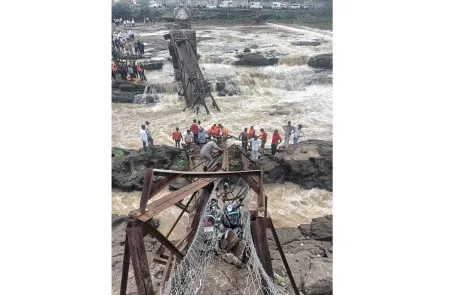 Four tourists die in bridge collapse