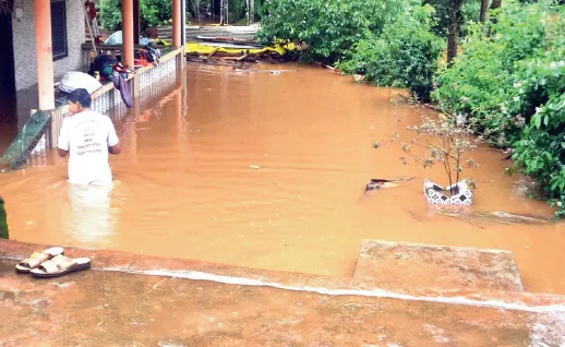 Water entered 8 houses in Palashet