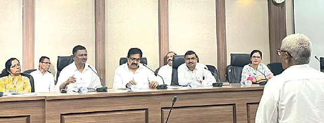 प्रकल्पग्रस्तांचे प्रलंबित प्रश्न लवकरच मार्गी Pending issues of project-affected people to be resolved soon