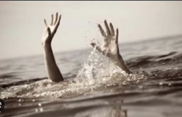 A woman who went to wash clothes was swept away