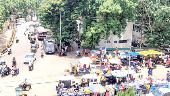 City Police Station Chowk surrounded by rickshaws..!