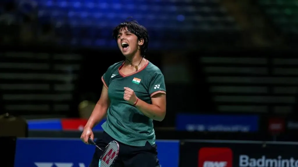 तन्वी, आयुष अंतिम फेरीत Tanvi, Ayush in the finals