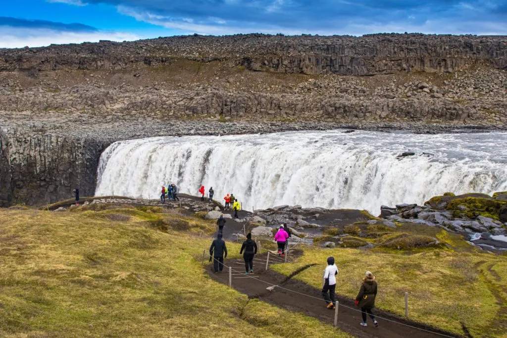 A waterfall that drops 19300 liters of water in 1 second