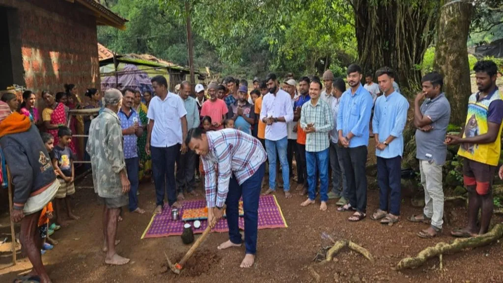 संदीप गावडेंच्या हस्ते चौकुळ येथील रस्ता कामाचे भूमिपूजन