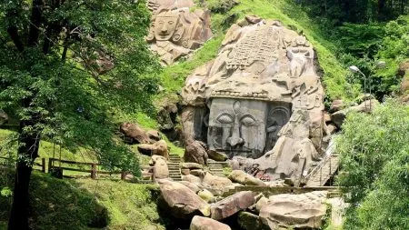 99,99,999 मूर्ती असणारे उनाकोटी Unakoti, which has 99,99,999 idols