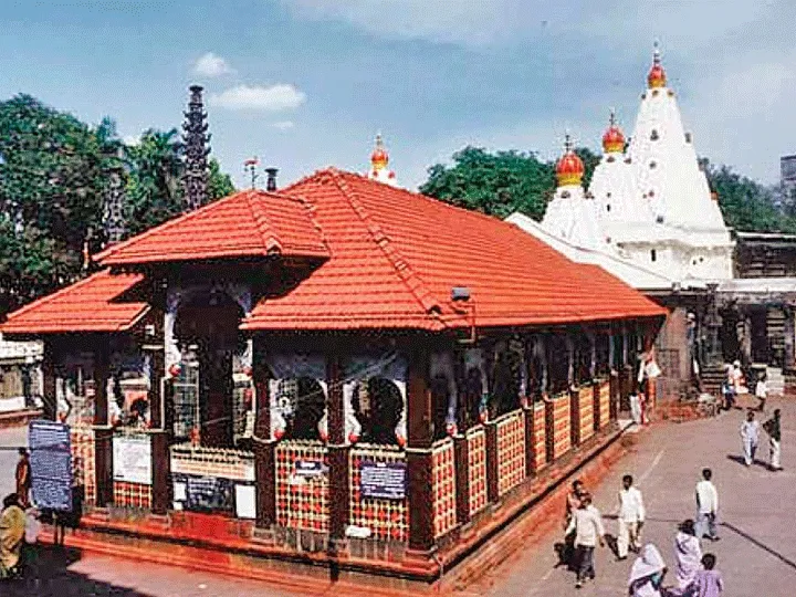 Ambabai Temple Kolhapur: अंबाबाईचे दर्शन आज बंद, देवीच्या मूळ मूर्तीवर इरलं पांघरणार Due to this, the door shrine will remain closed devotees darshan