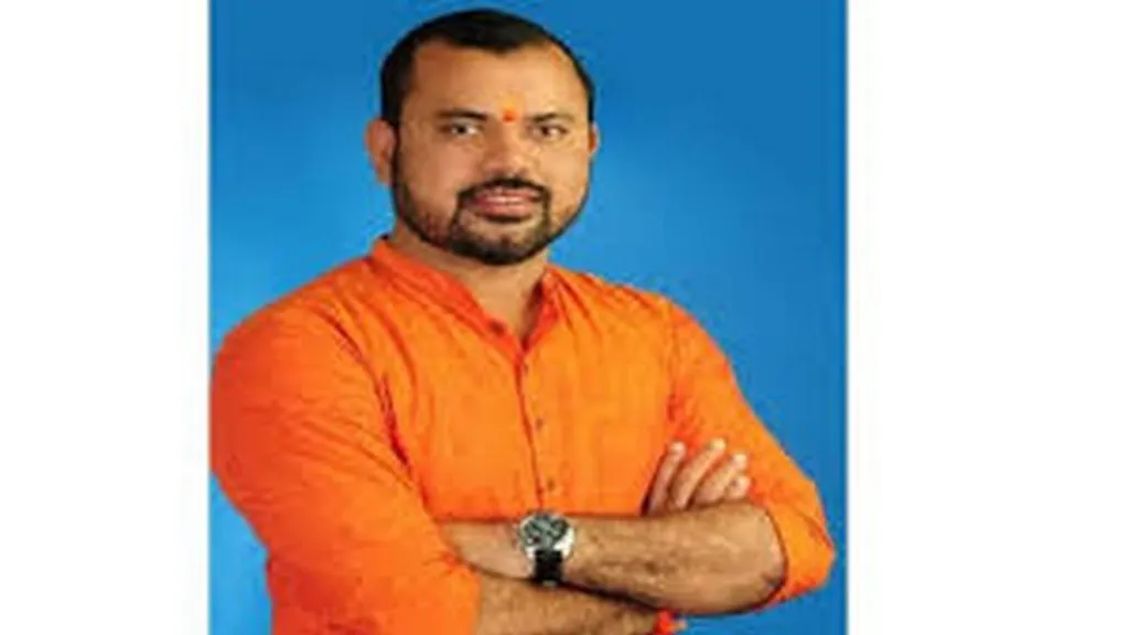 अन्यथा वन्यप्राण्यांच्या उपद्रवाने हतबल शेतकरी आत्महत्येचा विचार करेल