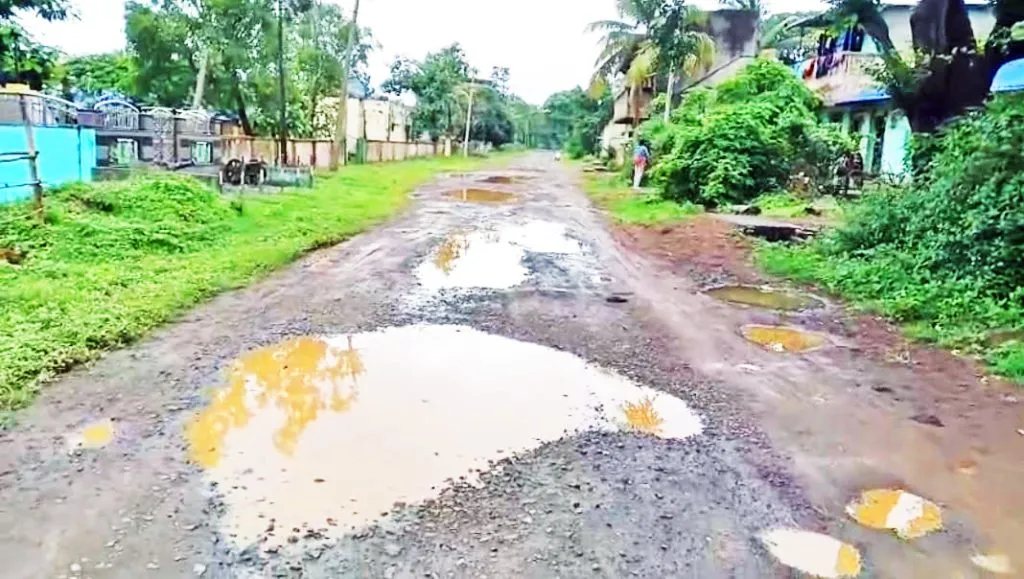 Protest if Halshi-Halga road is not repaired immediately