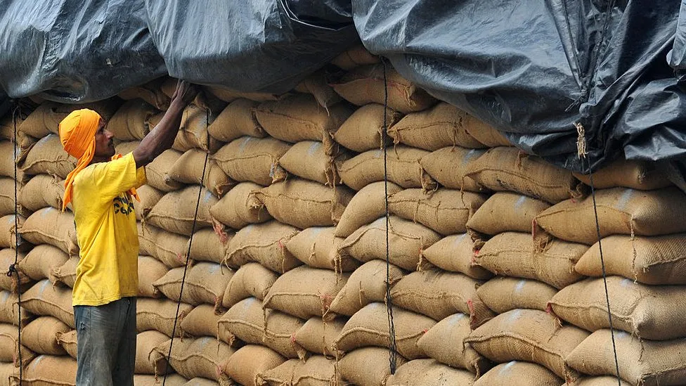 Indefinite strike by laborers at the government grain warehouse