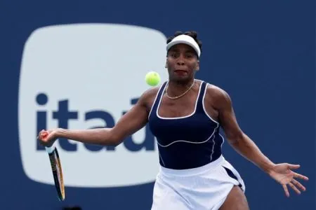 Venus returns to tennis
