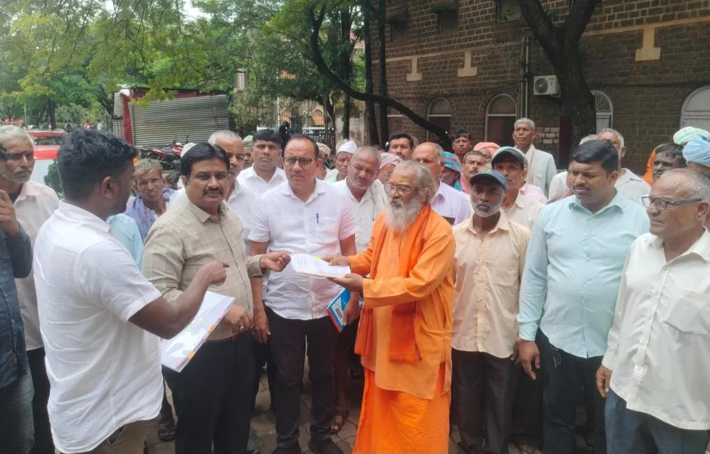 Transfer the land of Brahmalinga temple to the name of the temple itself.