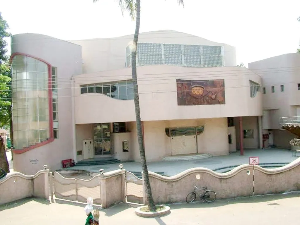 Bal Gandharva is now left only for meetings and gatherings