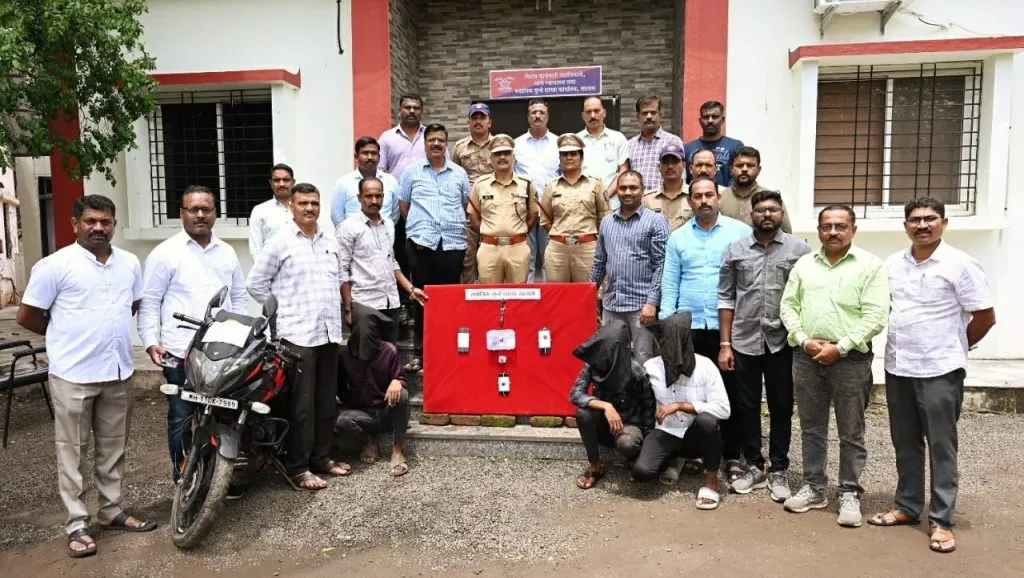 पिस्टल विक्रीप्रकरणी चार जणांवर गुन्हा Four people booked in pistol sale case